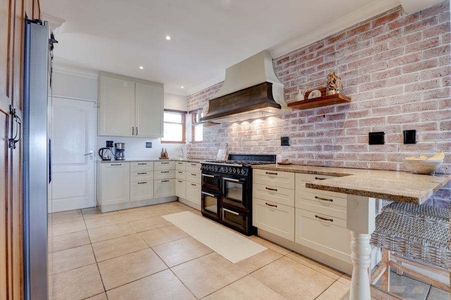 4 Bedroom Property for Sale in Myburgh Park Western Cape